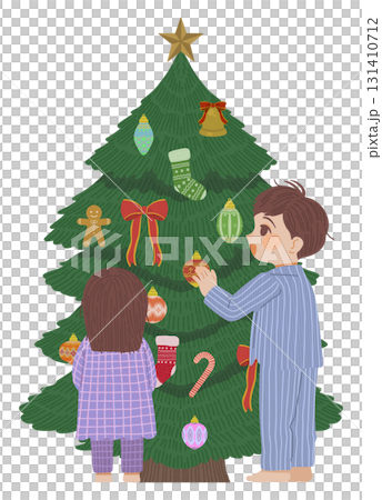 クリスマスツリーの飾りつけをする男の子と女の子のイラスト 131410712