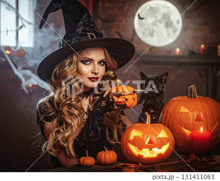 ハロウィンの仮装をした女性 ハロウィンの仮装をした女性 131411063