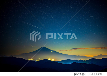 清水区吉原から望む水瓶座流星群と富士山に町明かり 清水区吉原から望む水瓶座流星群と富士山に町明かり 131413918