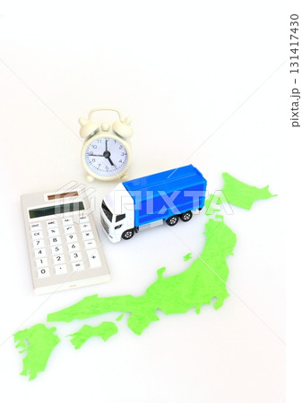 全国配送（物流・時間厳守・輸送コストイメージ・縦構図） 131417430