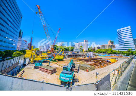 日本の東京都市景観 品川駅前の再開発工事などを望む。クローラークレーンなど大型重機がズラリ…=26日 日本の東京都市景観 品川駅前の再開発工事などを望む。クローラークレーンなど大型重機がズラリ…=26日 131421530