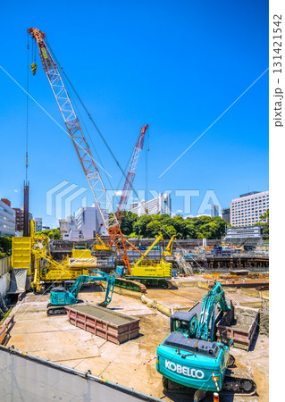 日本の東京都市景観 品川駅前の再開発工事などを望む。クローラークレーンなど大型重機がズラリ…=26日 日本の東京都市景観 品川駅前の再開発工事などを望む。クローラークレーンなど大型重機がズラリ…=26日 131421542