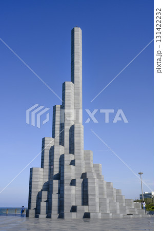 Basalt columns of the Nghinh Phong Tower for the God of Wind and Goddess of Land, 35 meters high Basalt columns of the Nghinh Phong Tower for the God of Wind and Goddess of Land, 35 meters high 131422232