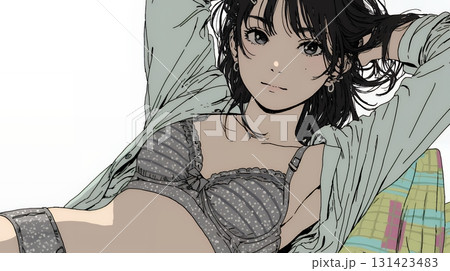 下着姿でくつろいでいる若い女性 131423483