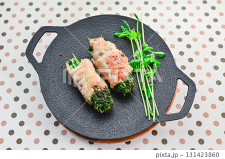 豆苗の肉巻き 131423860