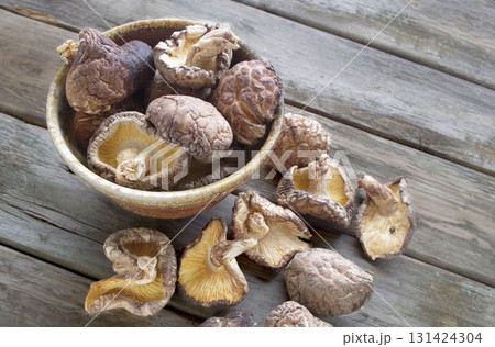 干し椎茸 乾物 笊 どんこ椎茸　色々な形 131424304