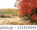 紅葉のある風景 131424449