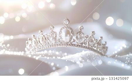 シャンパンベージュのキラキラティアラ背景イラスト シャンパンベージュのキラキラティアラ背景イラスト 131425097