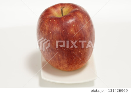 赤いりんご シナノドルチェ　長野県産 131426969