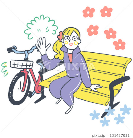 気軽に声をかけられる相談員　ベンチで迎える飾らない女性 131427031