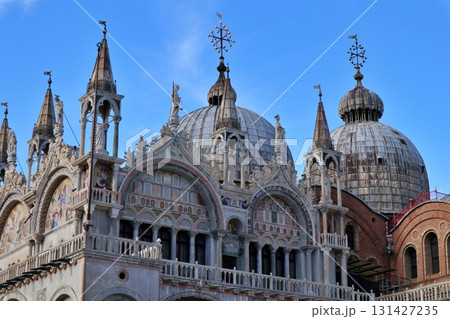 イタリア ヴェネツィア サンマルコ寺院のファサード イタリア ヴェネツィア サンマルコ寺院のファサード 131427235