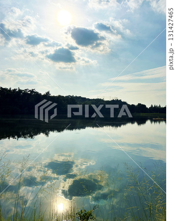 湖面に映る秋の空 湖面に映る秋の空 131427465
