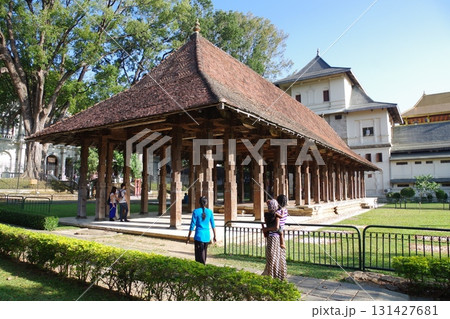 スリランカ 世界遺産 聖地キャンディの仏歯寺 スリランカ 世界遺産 聖地キャンディの仏歯寺 131427681