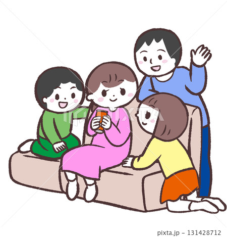ソファに座る若い家族のイラスト ソファに座る若い家族のイラスト 131428712
