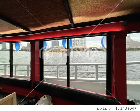 屋形船の船内から 131438047