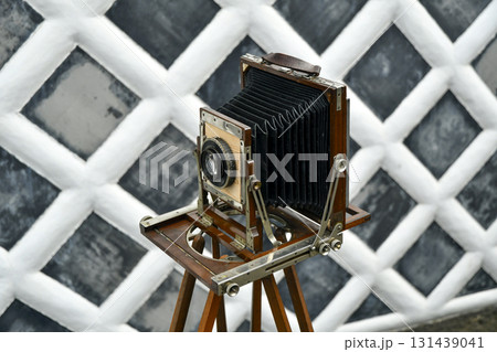 なまこ壁とクラッシックカメラ なまこ壁とクラッシックカメラ 131439041