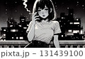 タバコを吸う女性 131439100