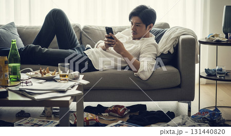 汚い部屋でも家事を一切しないダメな夫 汚い部屋でも家事を一切しないダメな夫 131440820