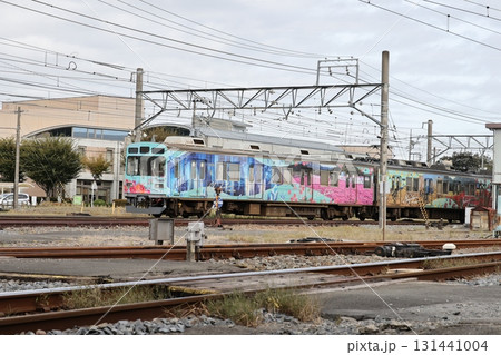 秩父鉄道寄居駅を出発した上り電車 131441004