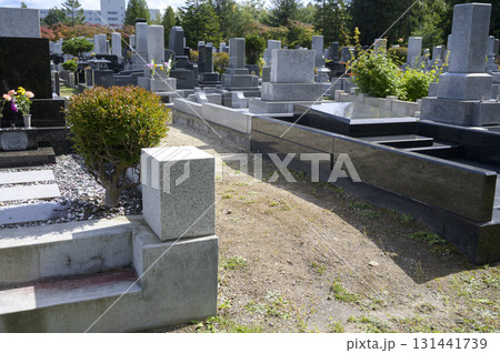墓じまいのイメージ 131441739