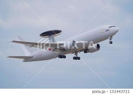 航空自衛隊E-767早期警戒管制機の離陸上昇 航空自衛隊E-767早期警戒管制機の離陸上昇 131443721