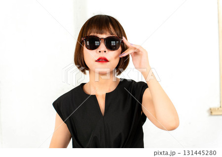 サングラスの日本人モデル 131445280