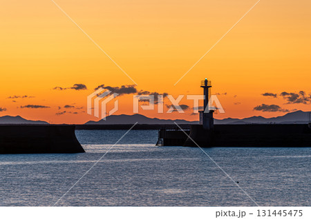 日の出前の衣浦港 日の出前の衣浦港 131445475