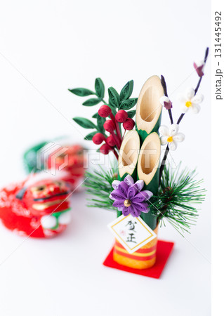 白バックの門松 131445492
