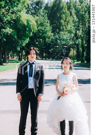 緑いっぱいの自然の中でウェディングフォト 131445907