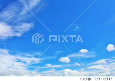 秋の青空と雲 131446147