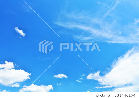 秋の青空と雲 秋の青空と雲 131446174
