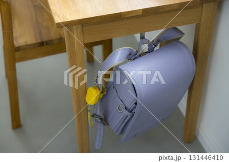 子供部屋に置かれたランドセル 131446410