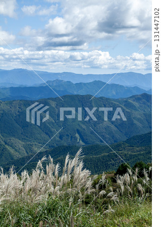 茶臼山高原から望む南アルプスの山並み 茶臼山高原から望む南アルプスの山並み 131447102