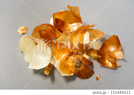 Close-up of scattered dry onion peels 131449221