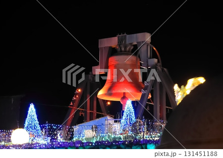 時之栖の夜空に輝く愛の鐘とイルミネーション 131451188