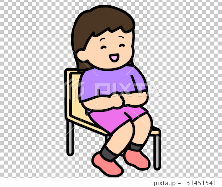 椅子に座る女の子 131451541