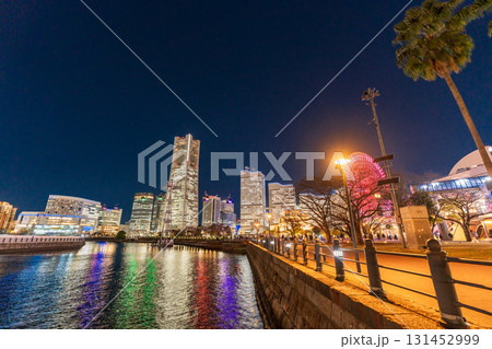 【神奈川県】横浜みなとみらい・ライトアップ　トワイライト 131452999