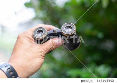 美しい古い双眼鏡 131453458