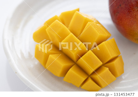 熟した国産マンゴー 131453477