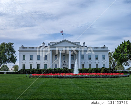 ワシントンD.C.:ホワイトハウスの正面と南庭 ワシントンD.C.:ホワイトハウスの正面と南庭 131453758