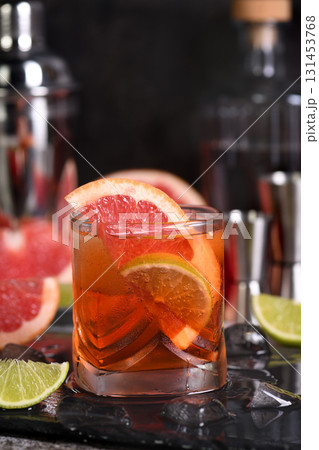Grapefruit Prosecco Gin Spritz Cocktail 131453768