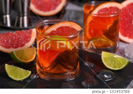 Grapefruit Prosecco Gin Spritz Cocktail Grapefruit Prosecco Gin Spritz Cocktail 131453769