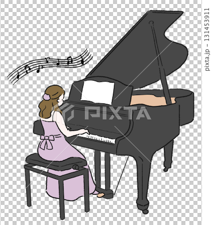 彈奏 B 音符鋼琴的女人 131453911
