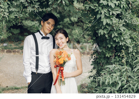 庭園でのウェディングフォト 131454829