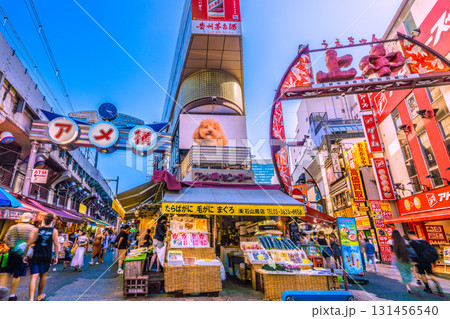 日本の東京都市景観インバウンド続く…外国人観光客らで賑わうアメ横や上中などを望む 131456540