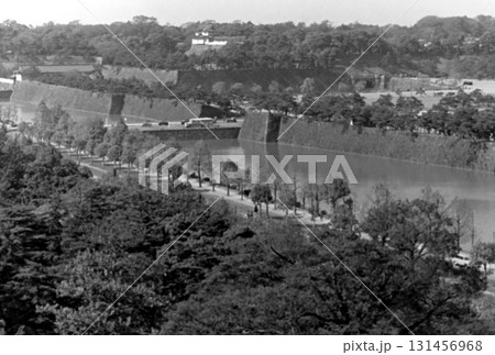 古写真　1956年　東京　皇居外苑　祝田橋周辺のパノラマ 131456968