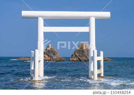 《福岡県》白亜の鳥居・桜井二見ヶ浦 《福岡県》白亜の鳥居・桜井二見ヶ浦 131458254