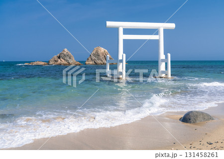 《福岡県》白亜の鳥居・桜井二見ヶ浦 131458261