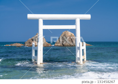 《福岡県》白亜の鳥居・桜井二見ヶ浦 《福岡県》白亜の鳥居・桜井二見ヶ浦 131458267