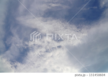 白い雲　青空　空のみ 131458604